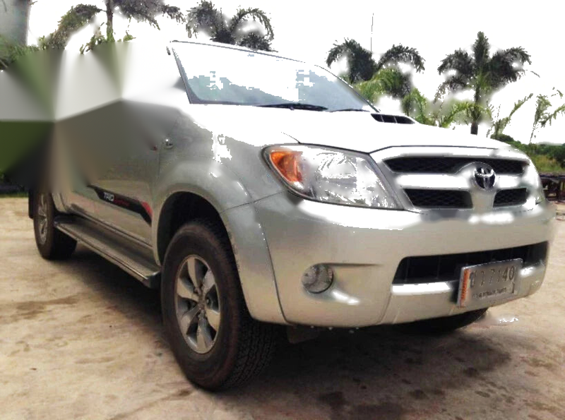 Toyota Hilux Vigo Fortuner Chrome Side Vent Door Cover Trim (2005-2012)