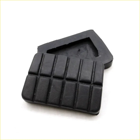 Black silicone clutch brake pedal pads with segmented design for Nissan Datsun Navara D21 King Cab