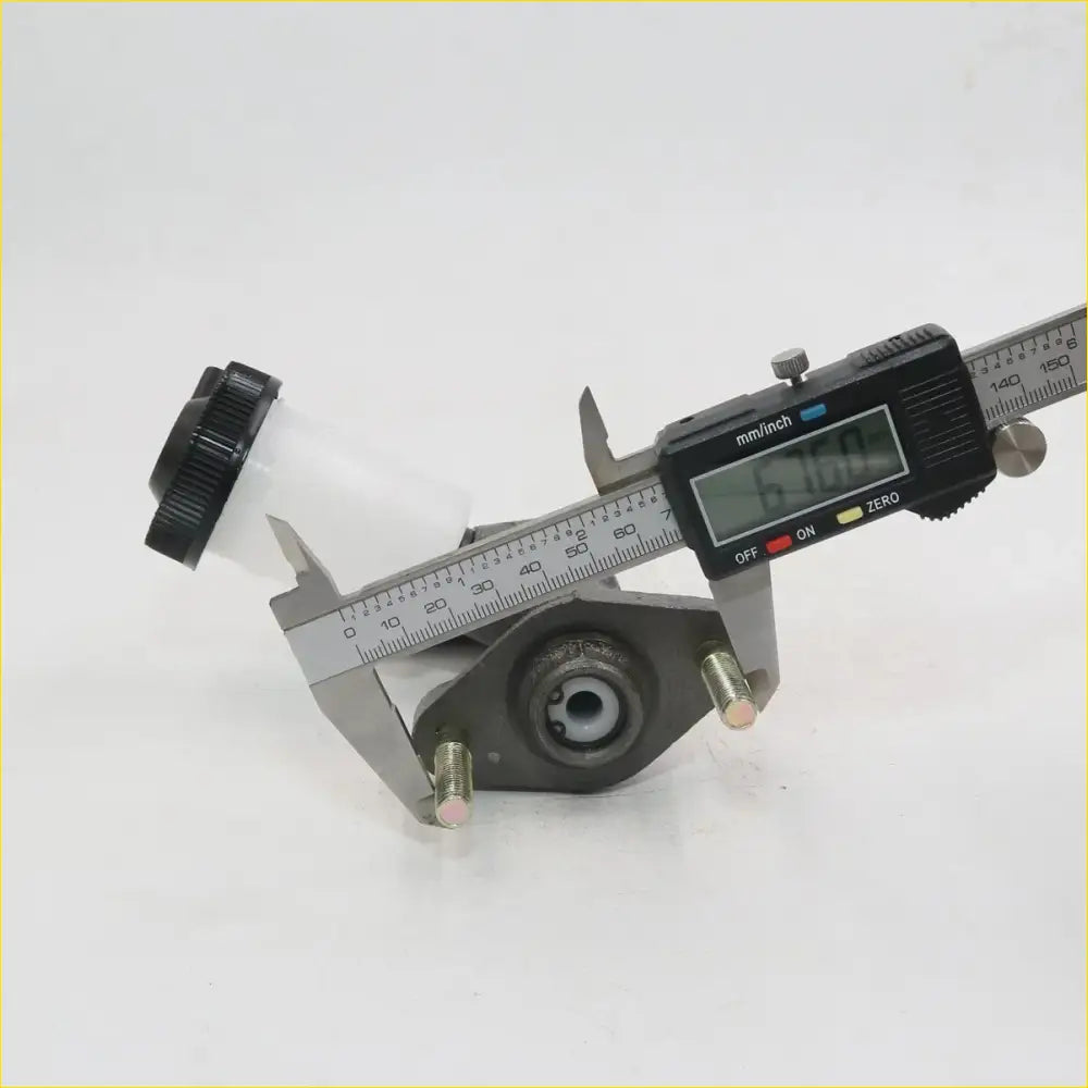 Clutch Master Cylinder for Mazda Bravo B2000 B2200 B2500 B2600 B2900 - Drivetrain