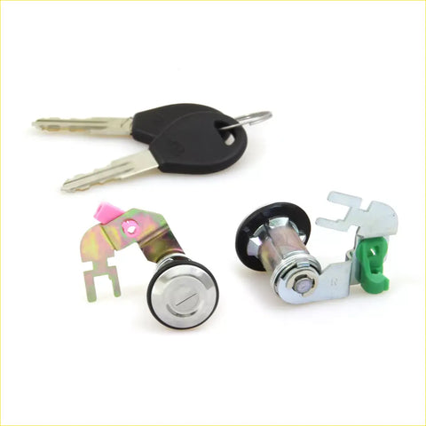Chrome-finished door lock cylinder with black key and matching metal parts for nissan datsun 720 navara d21 1991-1997