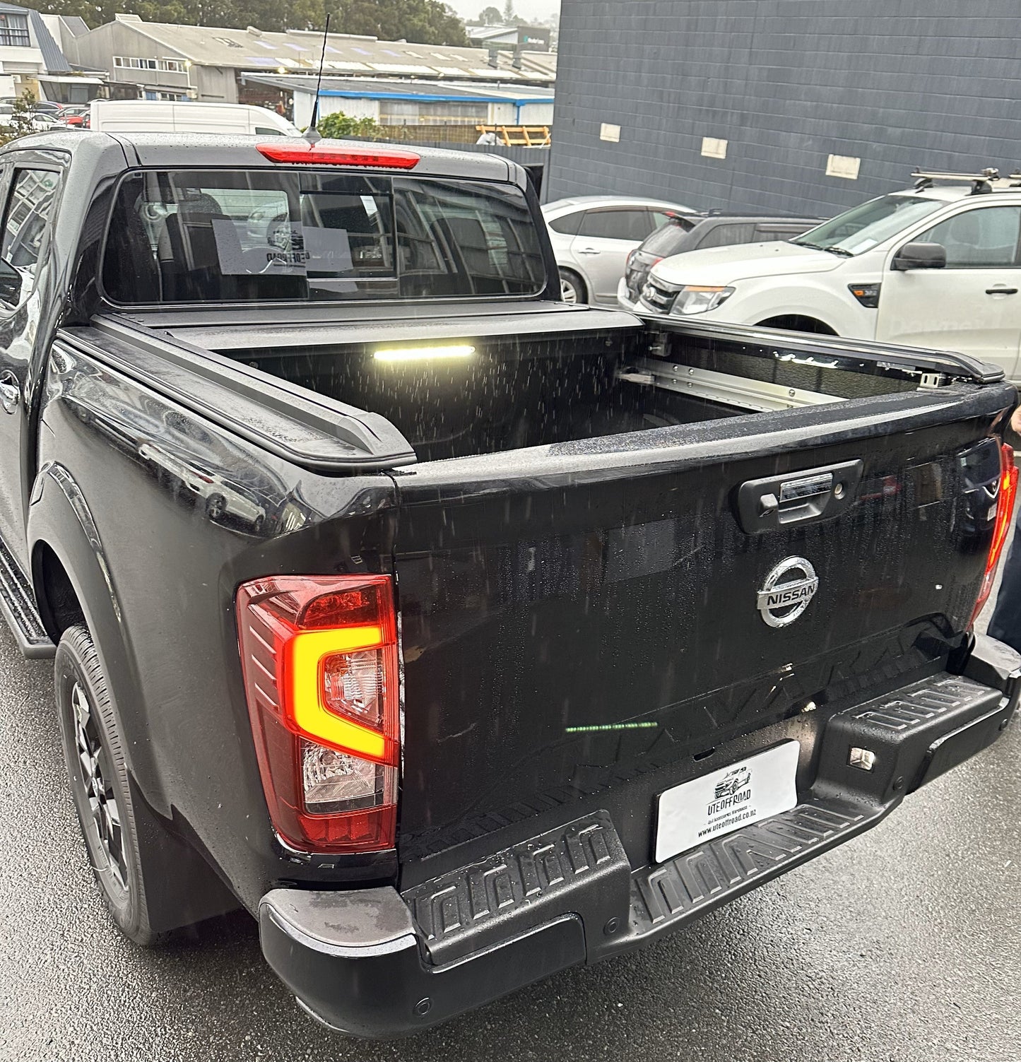 Electric Roller Shutter/Tonneau Cover for Nissan Navara NP300