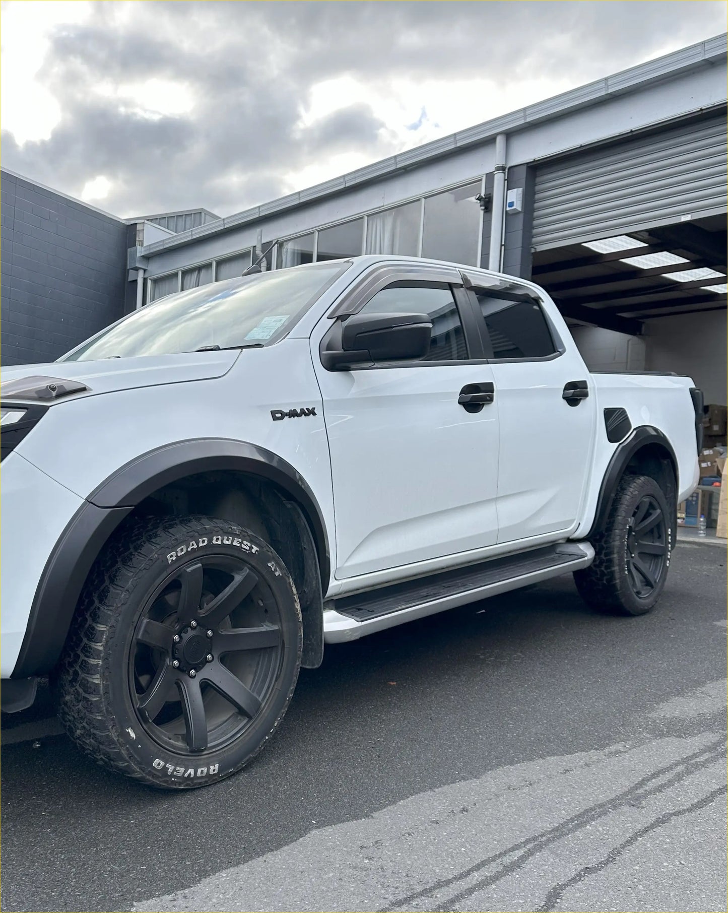 Fender Flare 4-Inch Isuzu D-Max 2024+ Matte Black