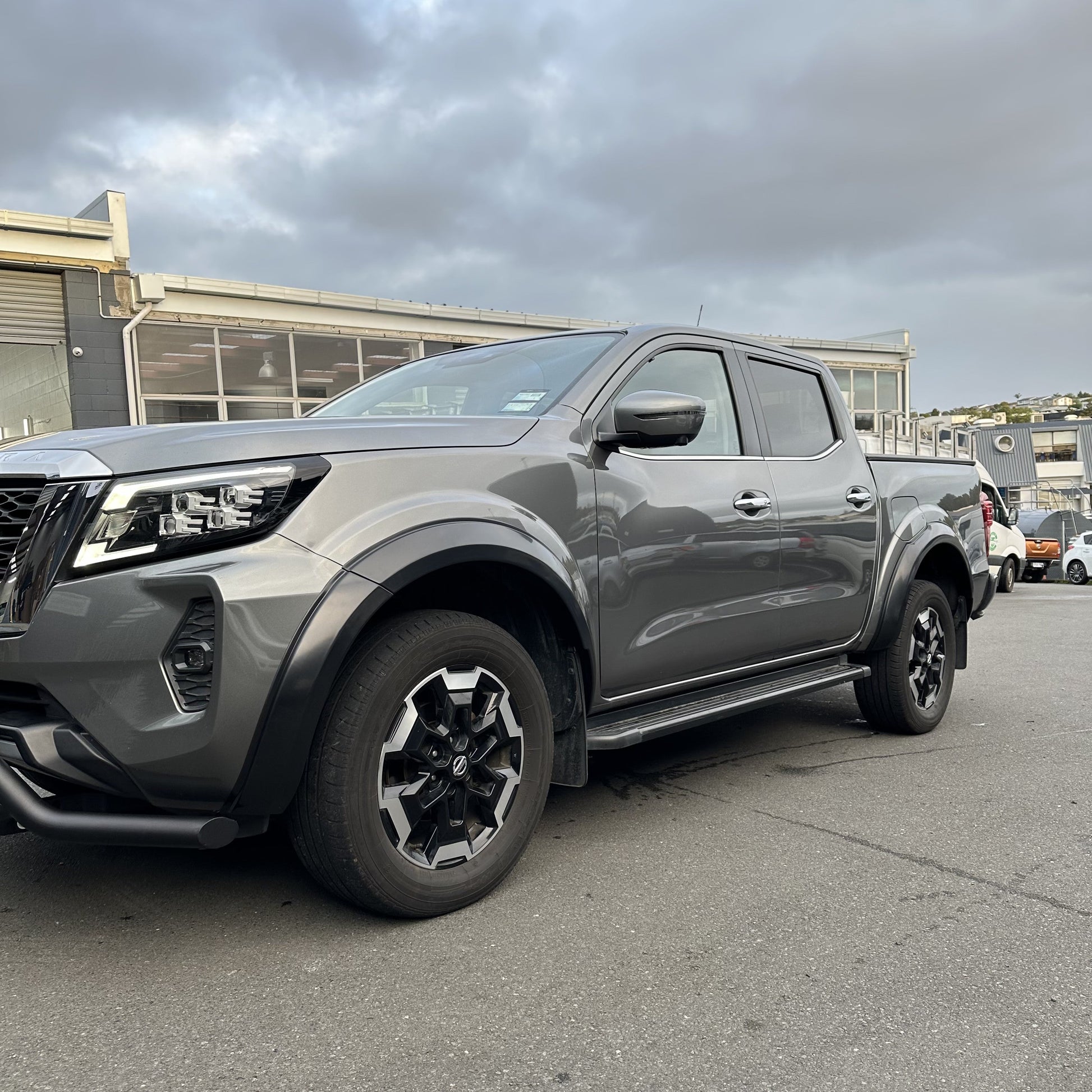 Fender Flare 4-Inch style Nissan Navara 2021+ Matte Black