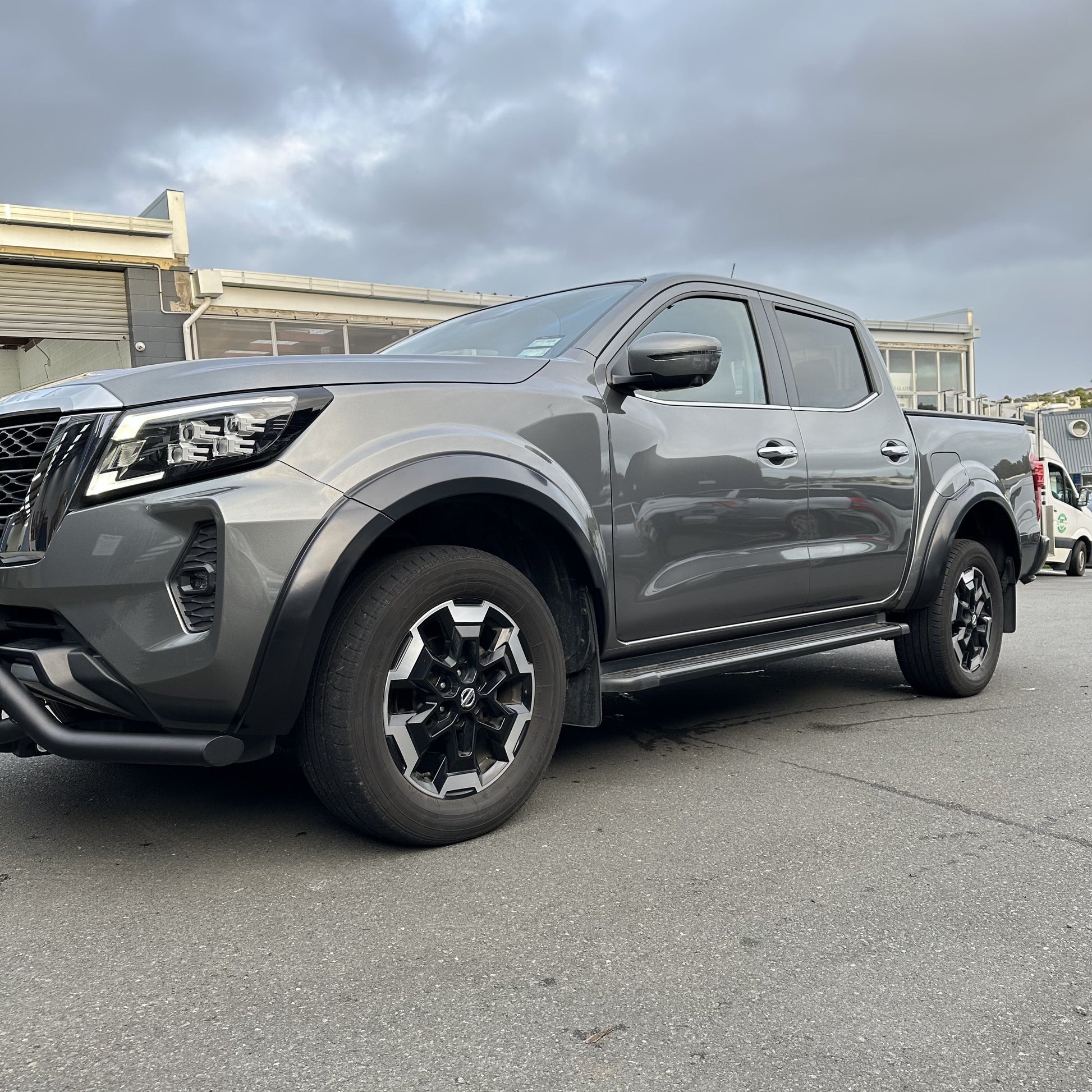 Fender Flare 4-Inch style Nissan Navara 2021+ Matte Black
