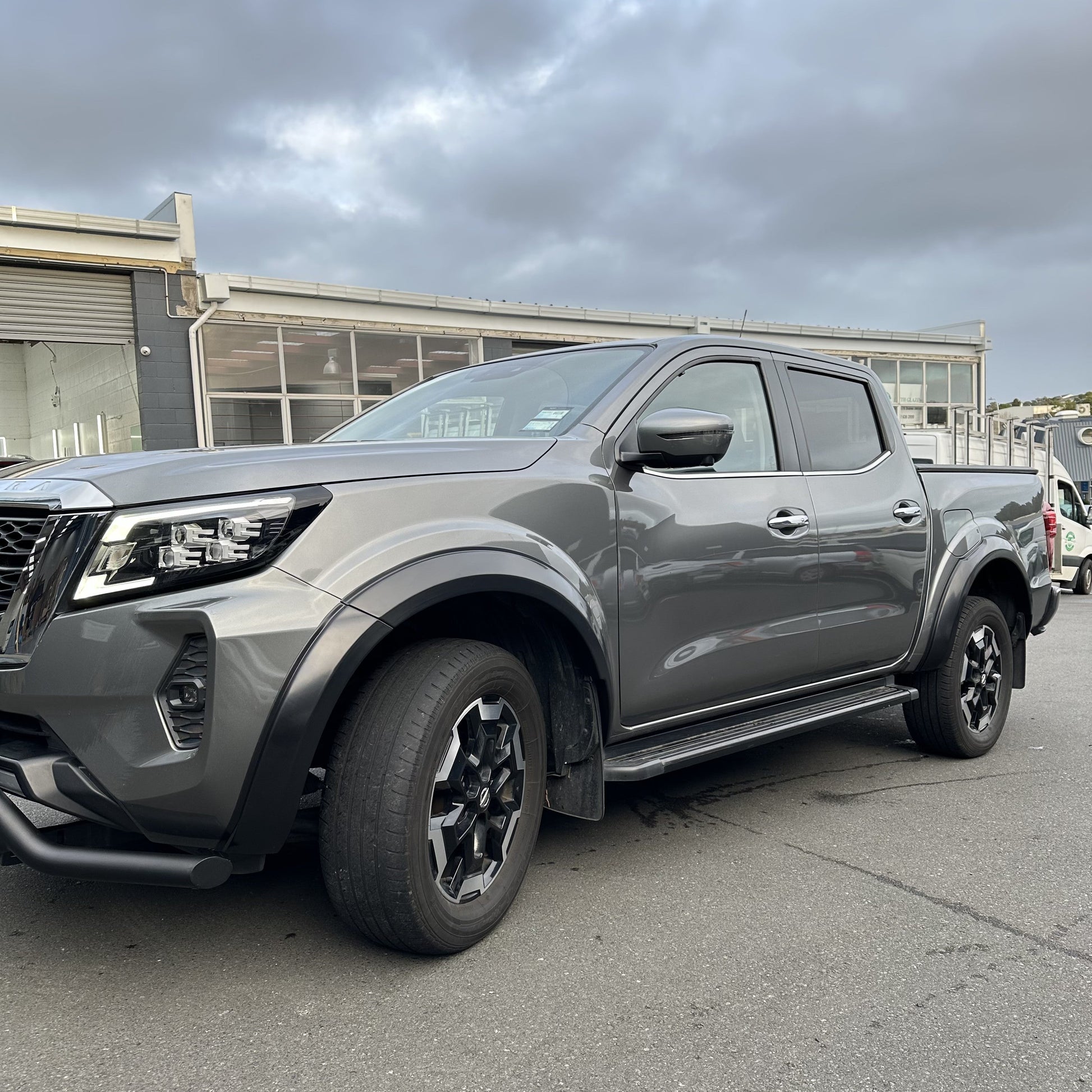 Fender Flare 4-Inch style Nissan Navara 2021+ Matte Black