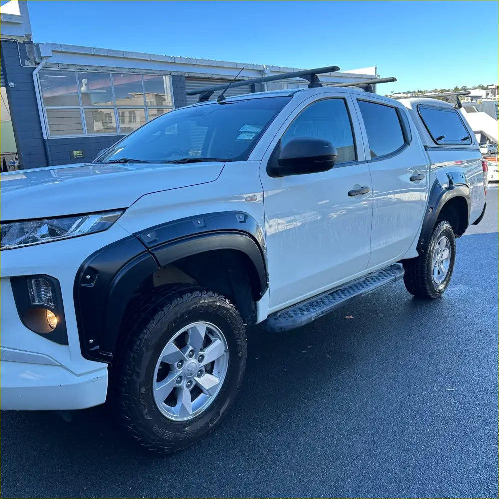 Fender Flare Mitsubishi Triton 2019-2023 Bolt Style Matte Black