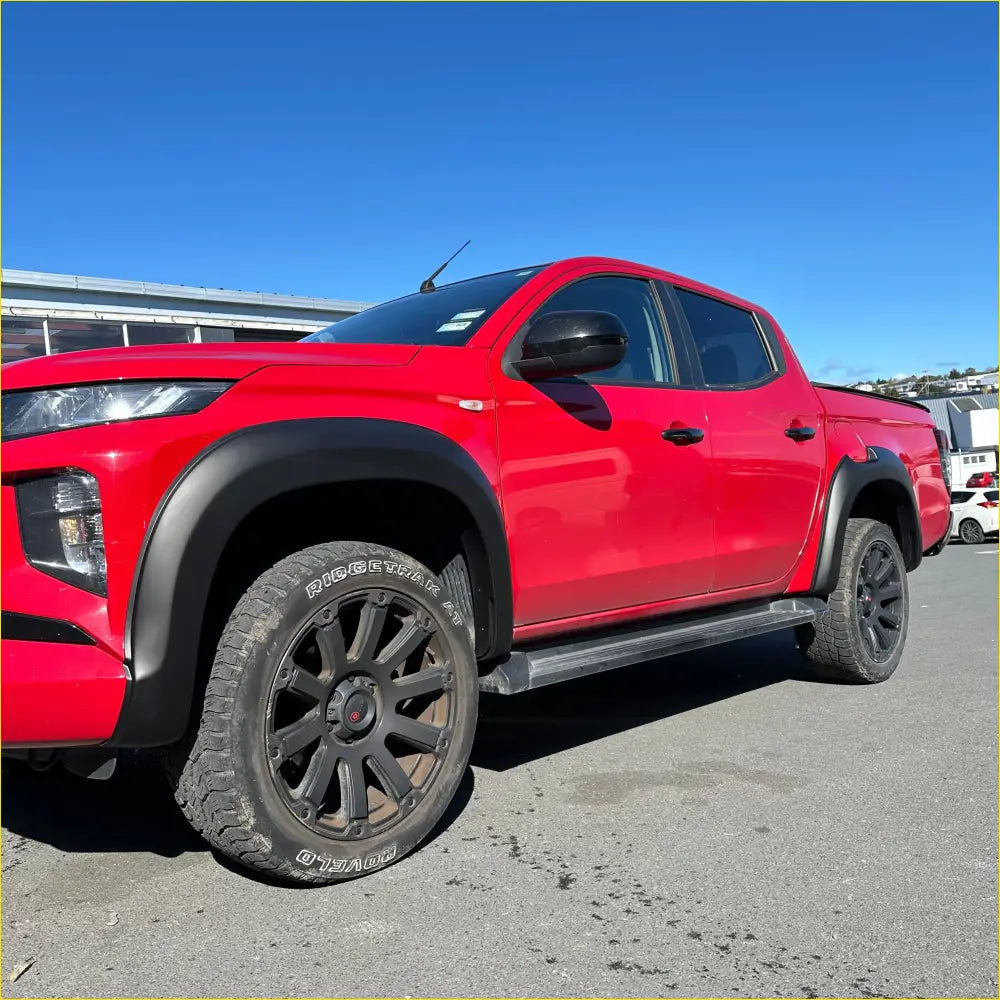Fender Flare Mitsubishi Triton 2019-2023 Smooth Style Matte Black