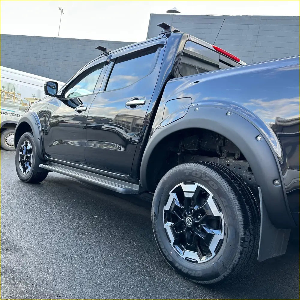 Fender Flare Nissan Navara 2021+ Bolt Style Matte Black