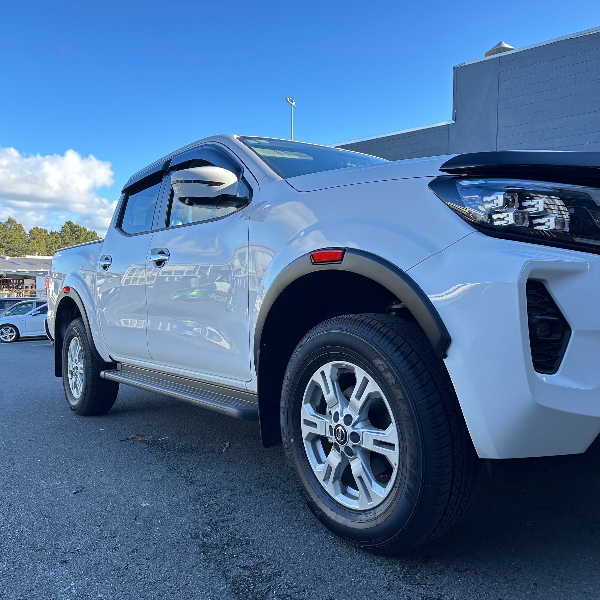Fender Flare Nissan Navara 2021+ OEM Style Matte Black with Red Layer