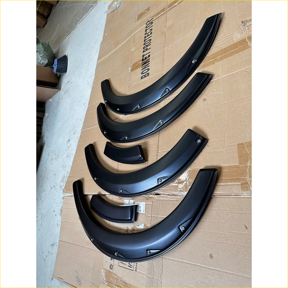 Fender Flare Toyota Hiace 2005-2019 Bolt Style Matte Black