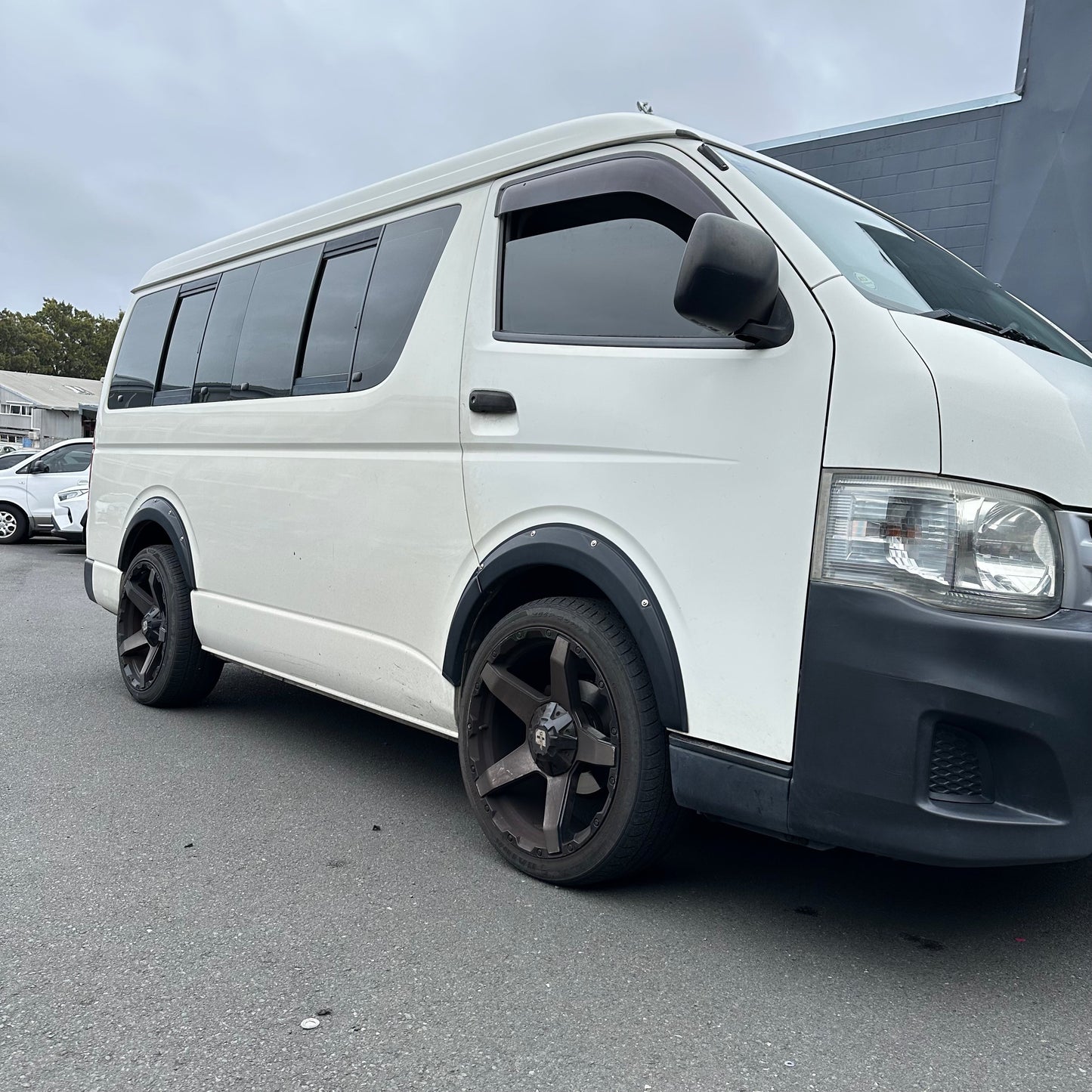 Fender Flare Toyota Hiace 2005-2019 Bolt Style Matte Black