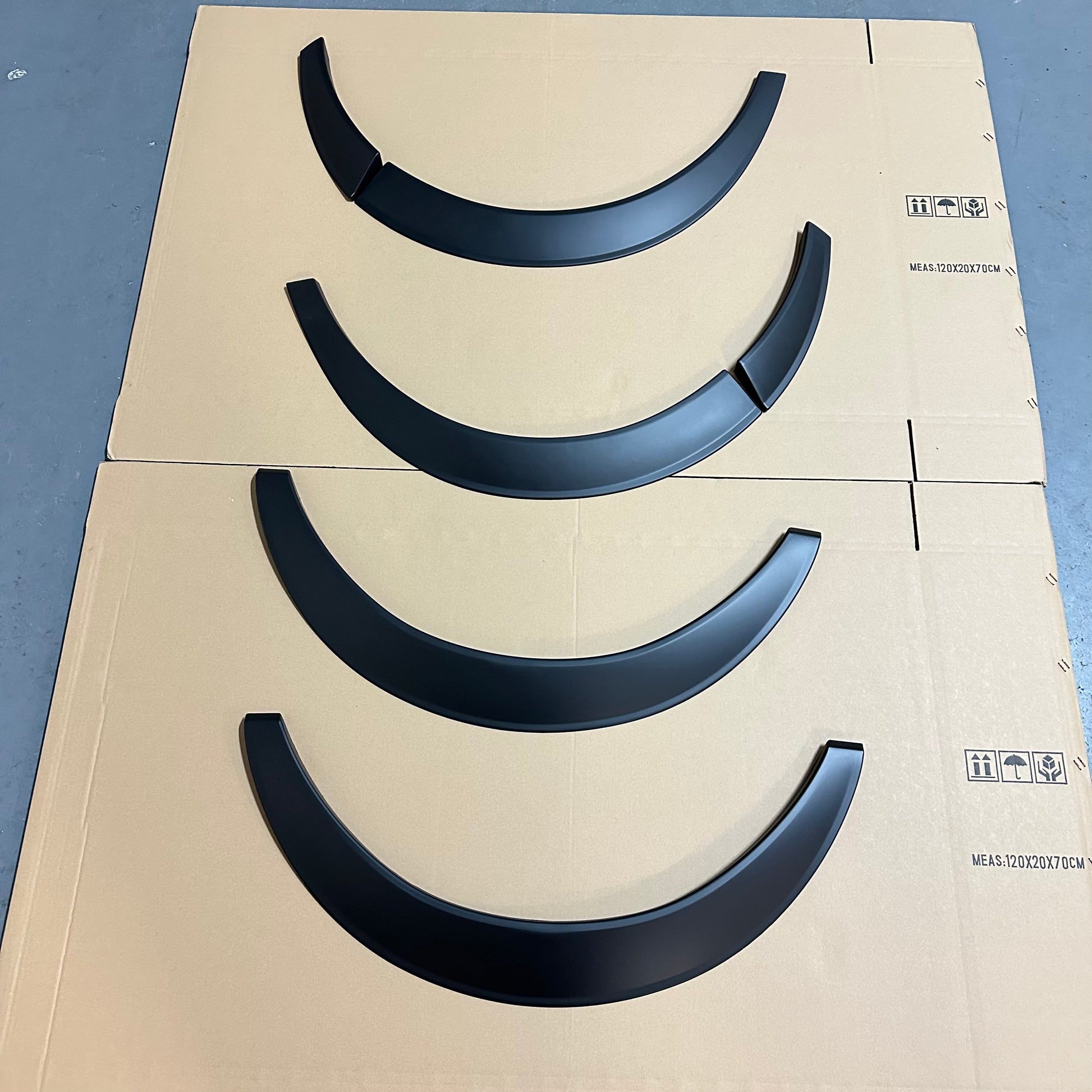 Fender Flare Toyota Hiace 2005-2019 Smooth Style Matte Black