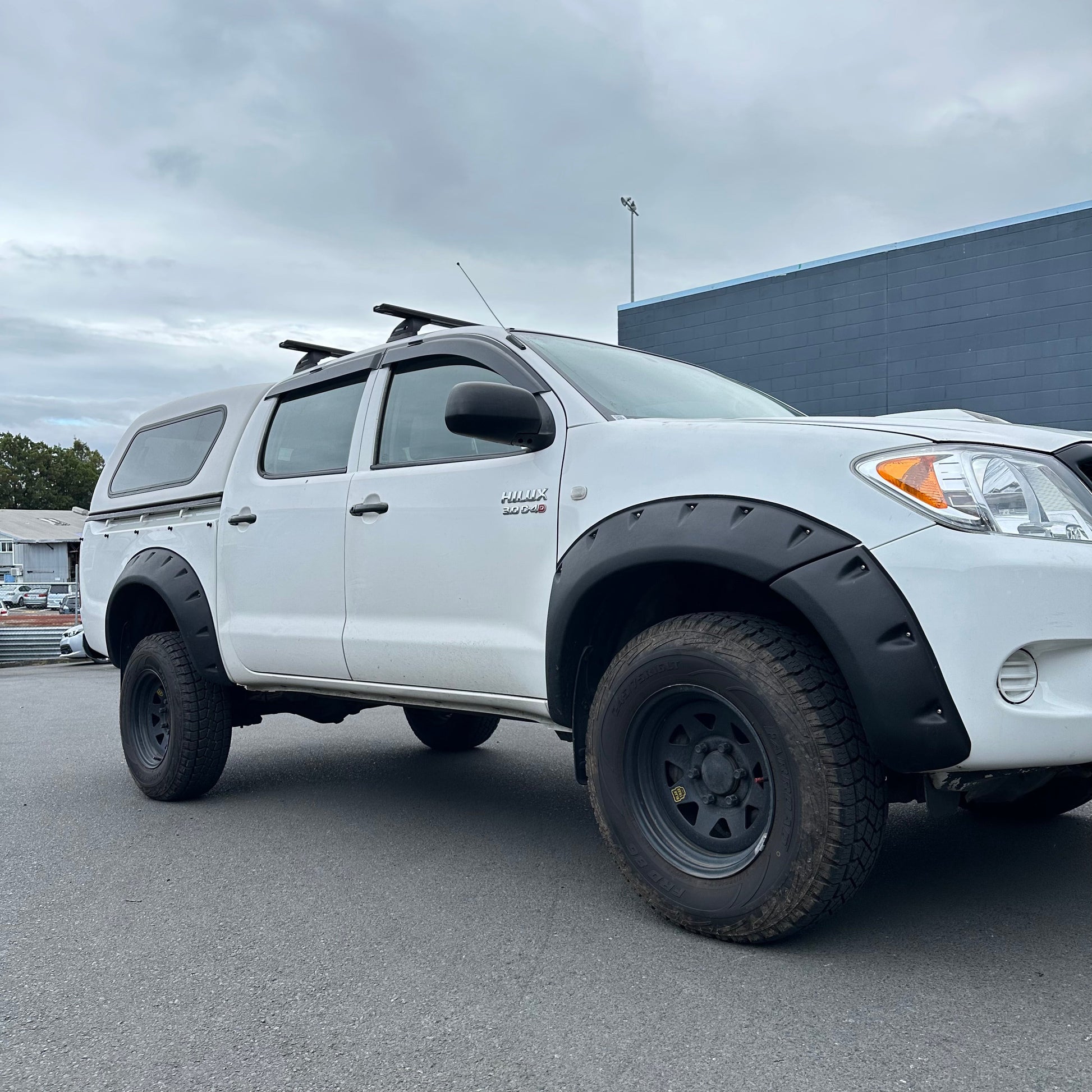 Fender Flare Toyota Hilux Vigo 2005-2012 Bolt Style Textured Black