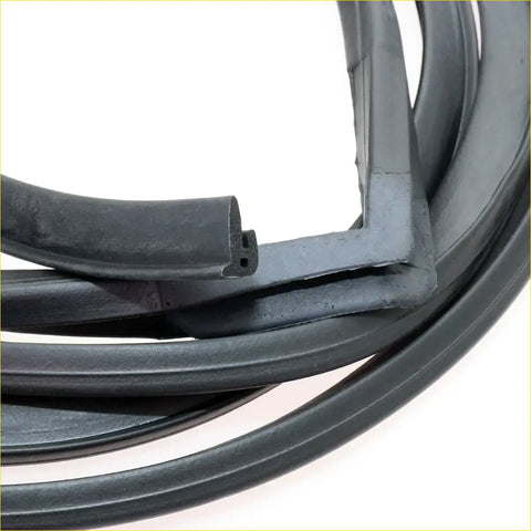 Black rubber front door seal weatherstrip for Nissan Datsun 510 1600 1968-1973 weather stripping x2