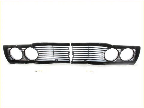 Black plastic front grill with horizontal slats and circular cutouts for toyota hilux n20 rn25 ln20 1972-1978