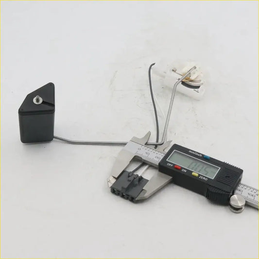 Fuel Tank Gauge Sending Unit for Toyota HiluxMK6 SR5 4WD 2004-2011 - Interior Accessories