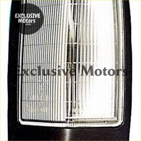Grey Right-Hand Corner Light for Nissan Navara (1986-1997) - Parts & Accessories