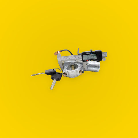 Ignition Switch Steering Lock for Nissan Terrano Regulus Infiniti QX4 1999-2001