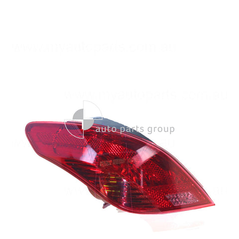 APG All Crash Tail Lamp Passenger Side Certified Suits