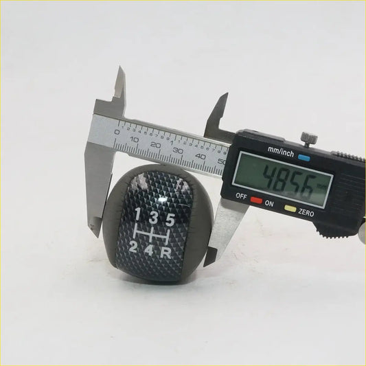 Black carbon fiber textured leather shift knob with white numbers for toyota hilux kun26 sr5 4wd 2004-2010