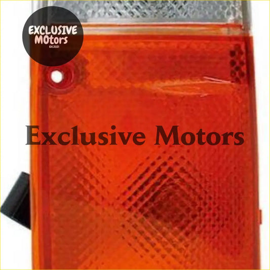 Left-hand corner light for Nissan patrol 1988-1994 with orange translucent plastic reflector and diamond pattern texture