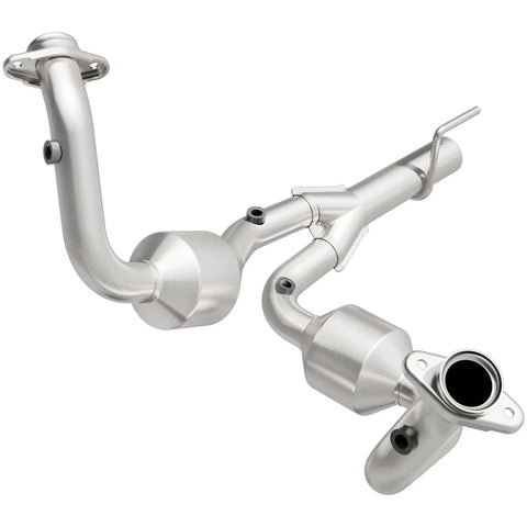 Magnaflow MagnaFlow Conv DF 04 Jeep Grand Cherokee 4.7L