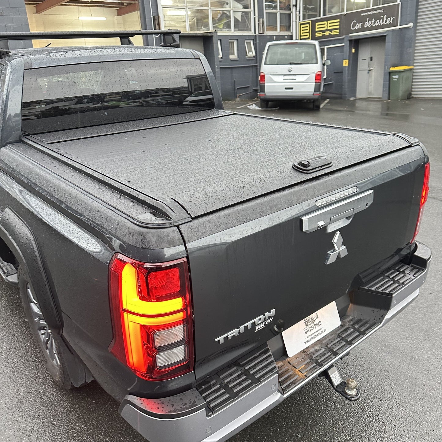 Manual Roller Shutter/Tonneau Cover for Mitsubishi Triton 2024+
