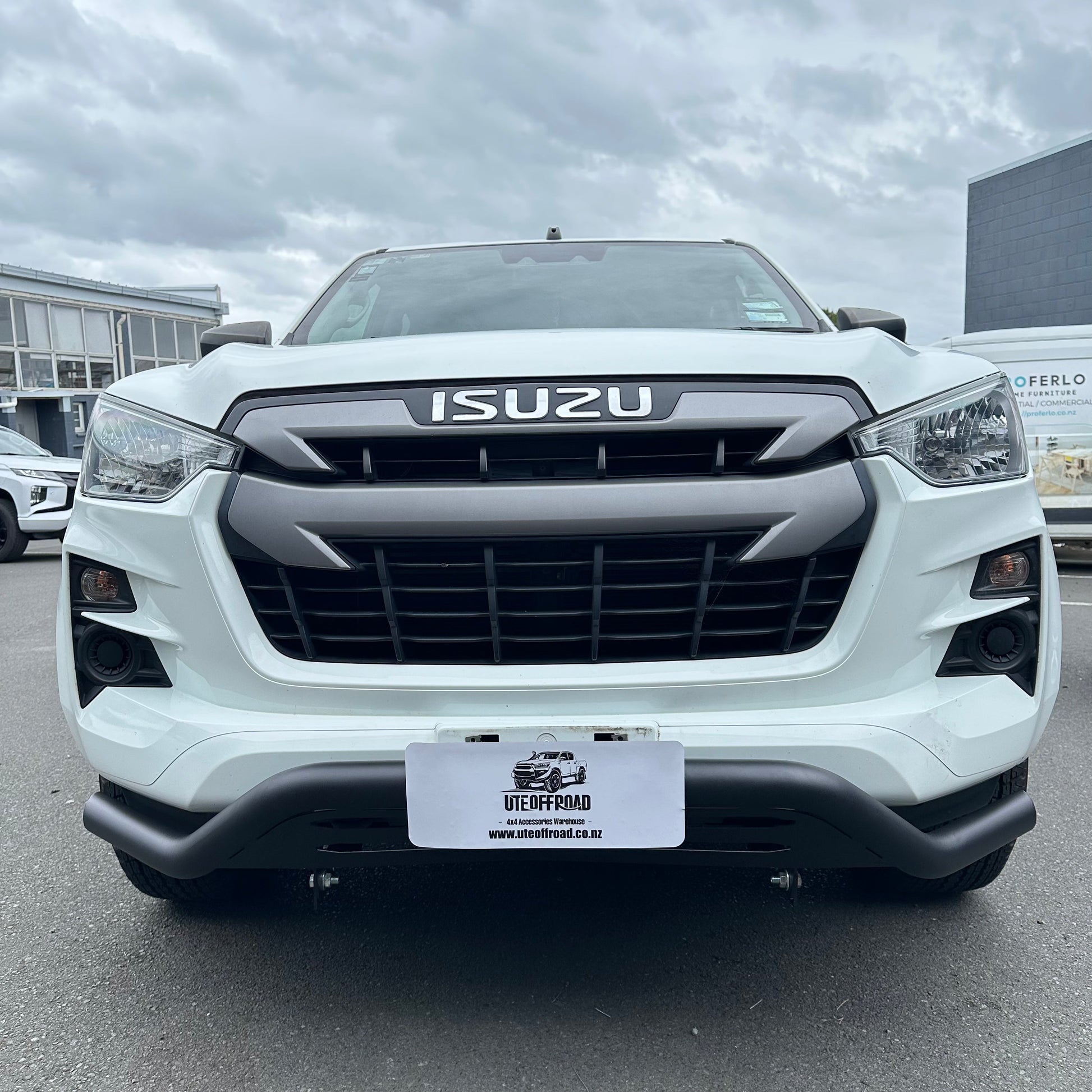 Nudge bar (Compatible Front Sensors) Isuzu D-Max 2021-2023 Black Q1