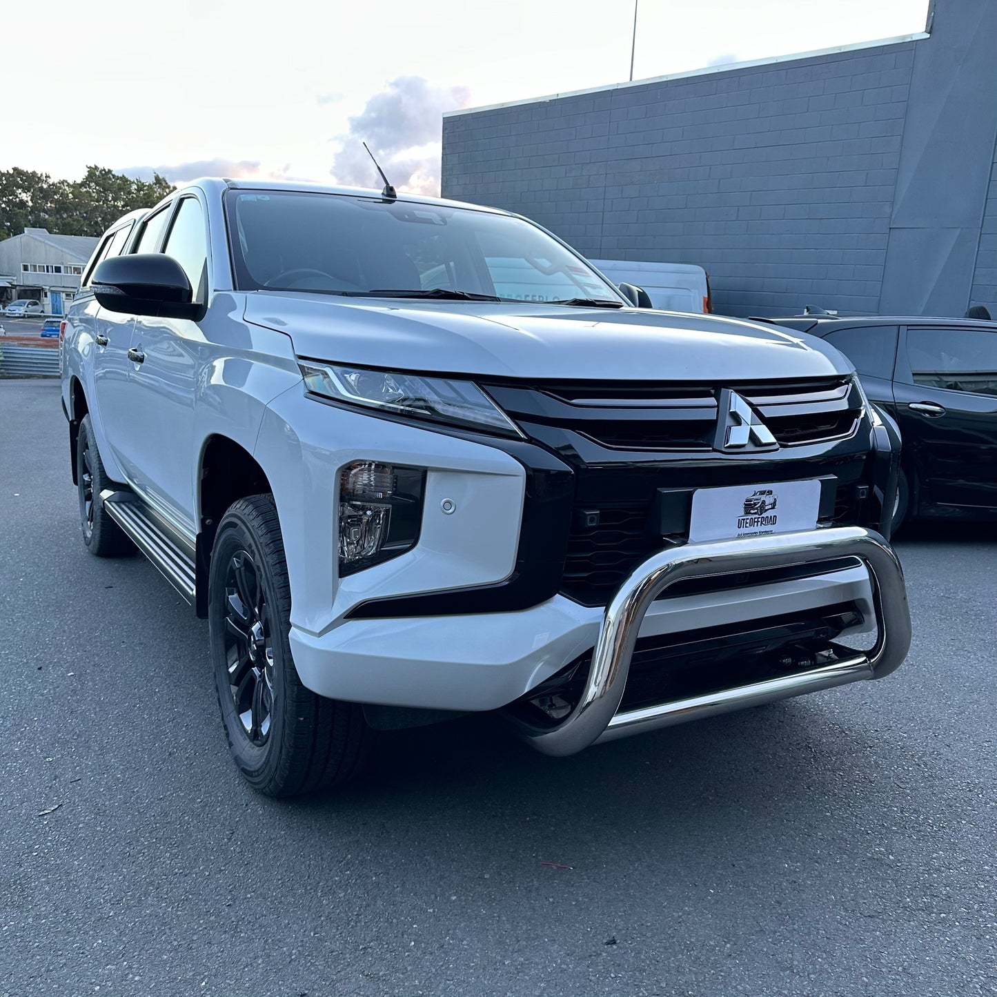 Nudge bar (Compatible Front Sensors) Medium Size Triton 2019-2023