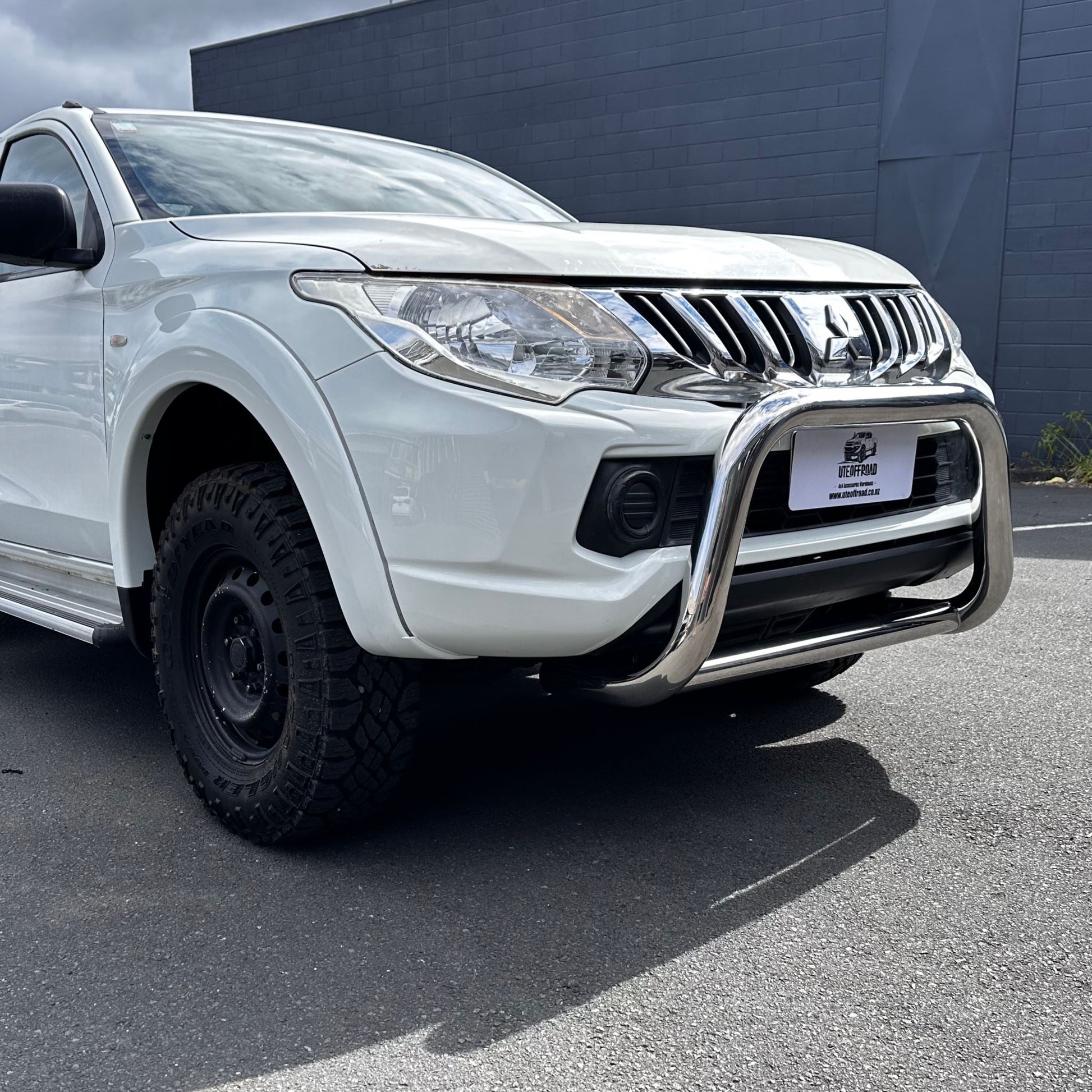 Nudge Bar (Compatible Front Sensors) Mitsubishi Triton 2005-2015