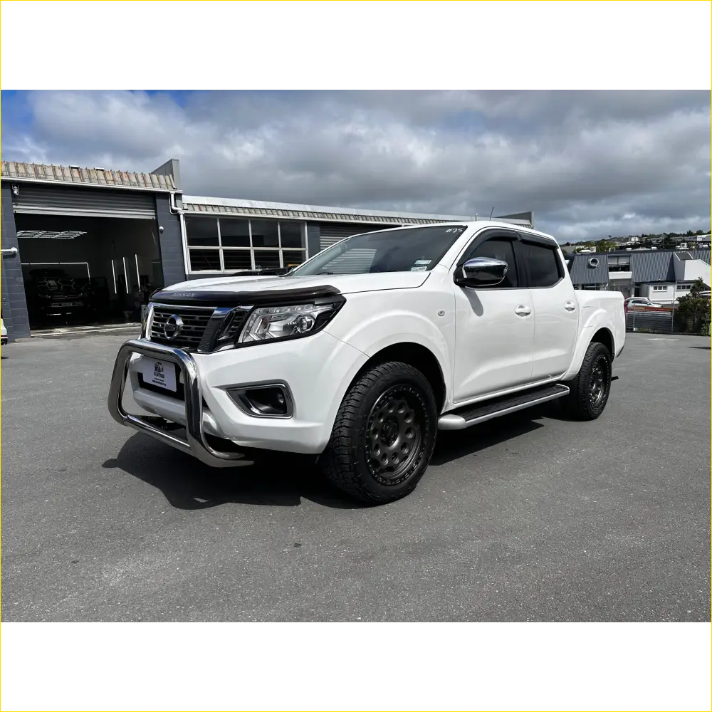 Nudge Bar (Compatible Front Sensors) Nissan Navara NP300 2015-2020