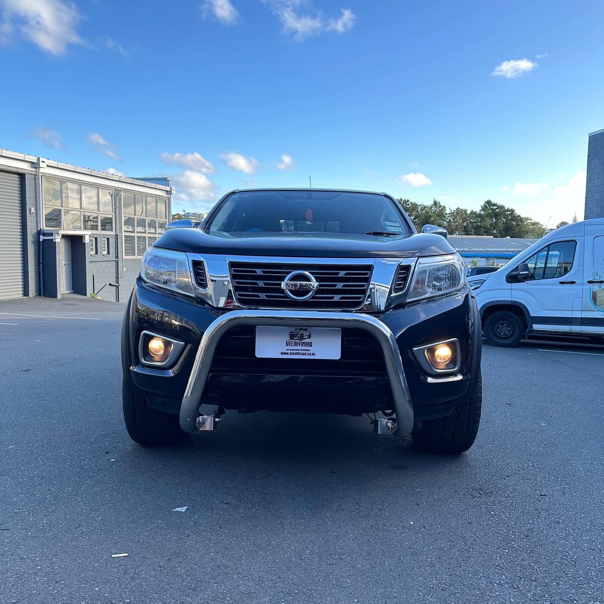 Nudge Bar (Compatible Front Sensors) Nissan Navara NP300 2015-2020