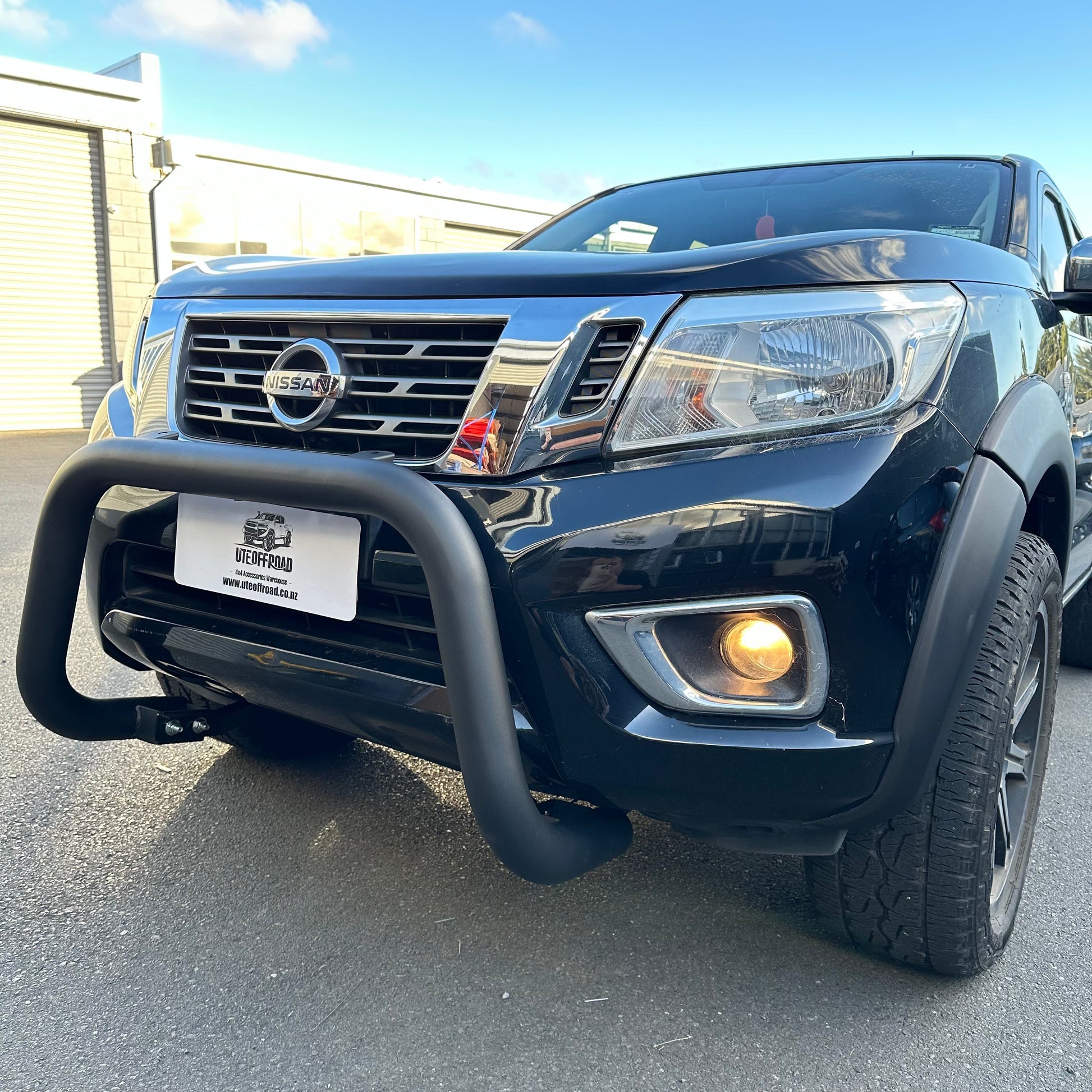 Nudge Bar (Compatible Front Sensors) Nissan Navara NP300 2015-2020