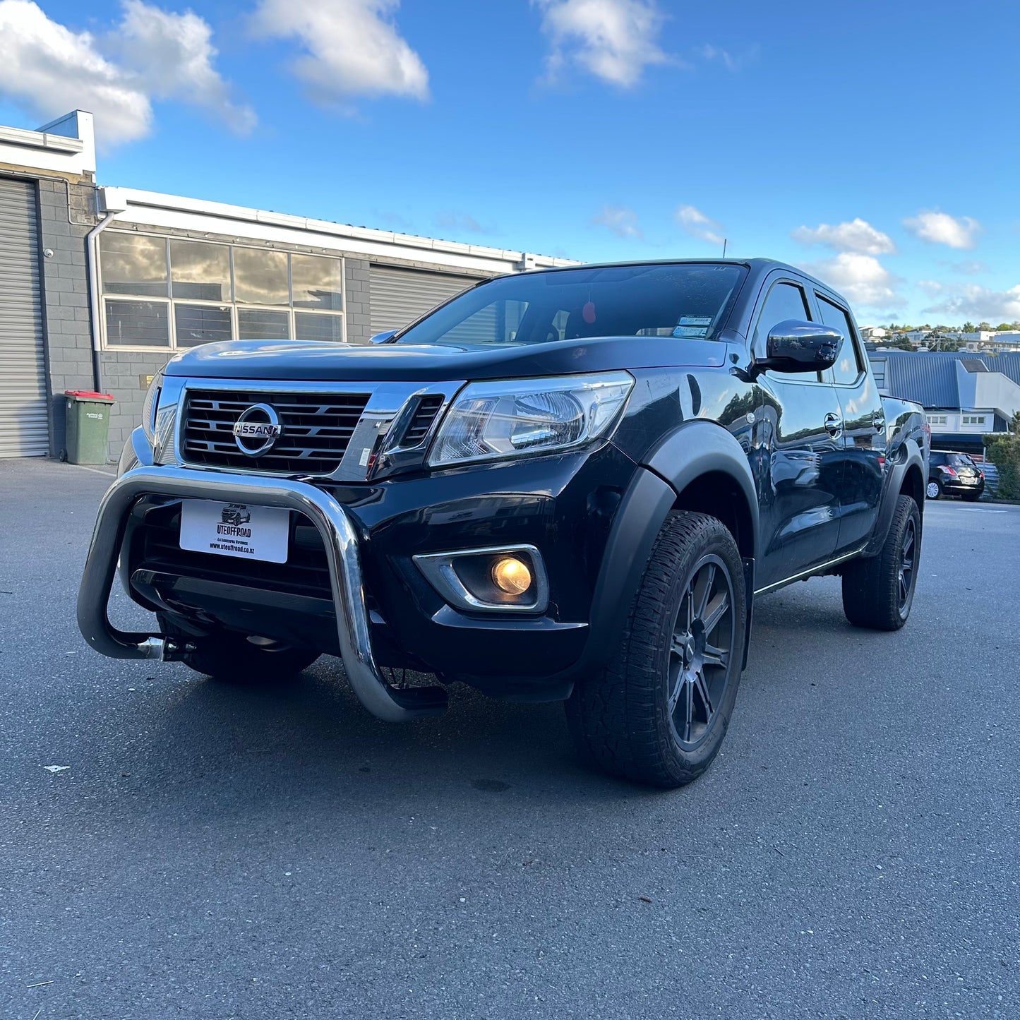 Nudge Bar (Compatible Front Sensors) Nissan Navara NP300 2015-2020