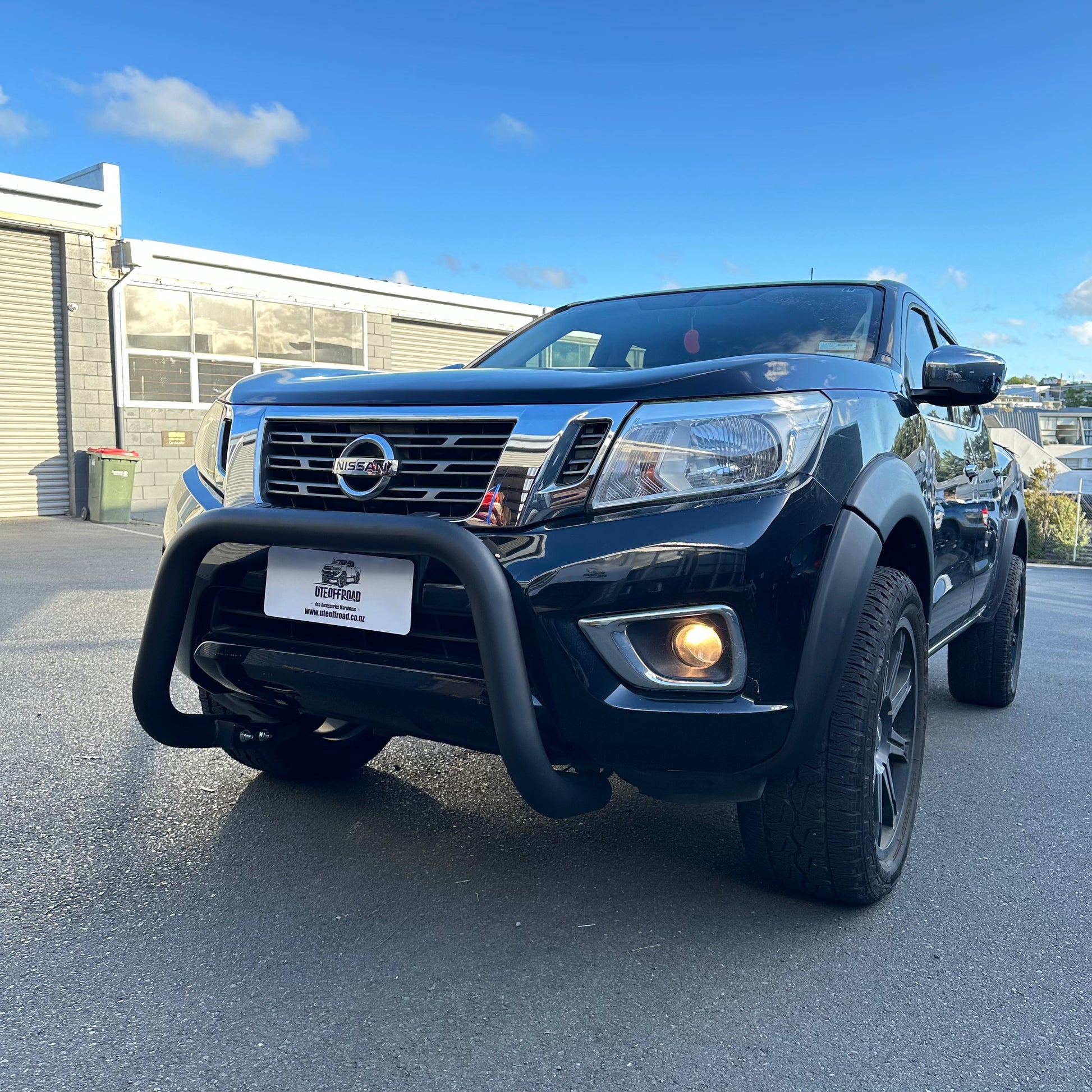 Nudge Bar (Compatible Front Sensors) Nissan Navara NP300 2015-2020