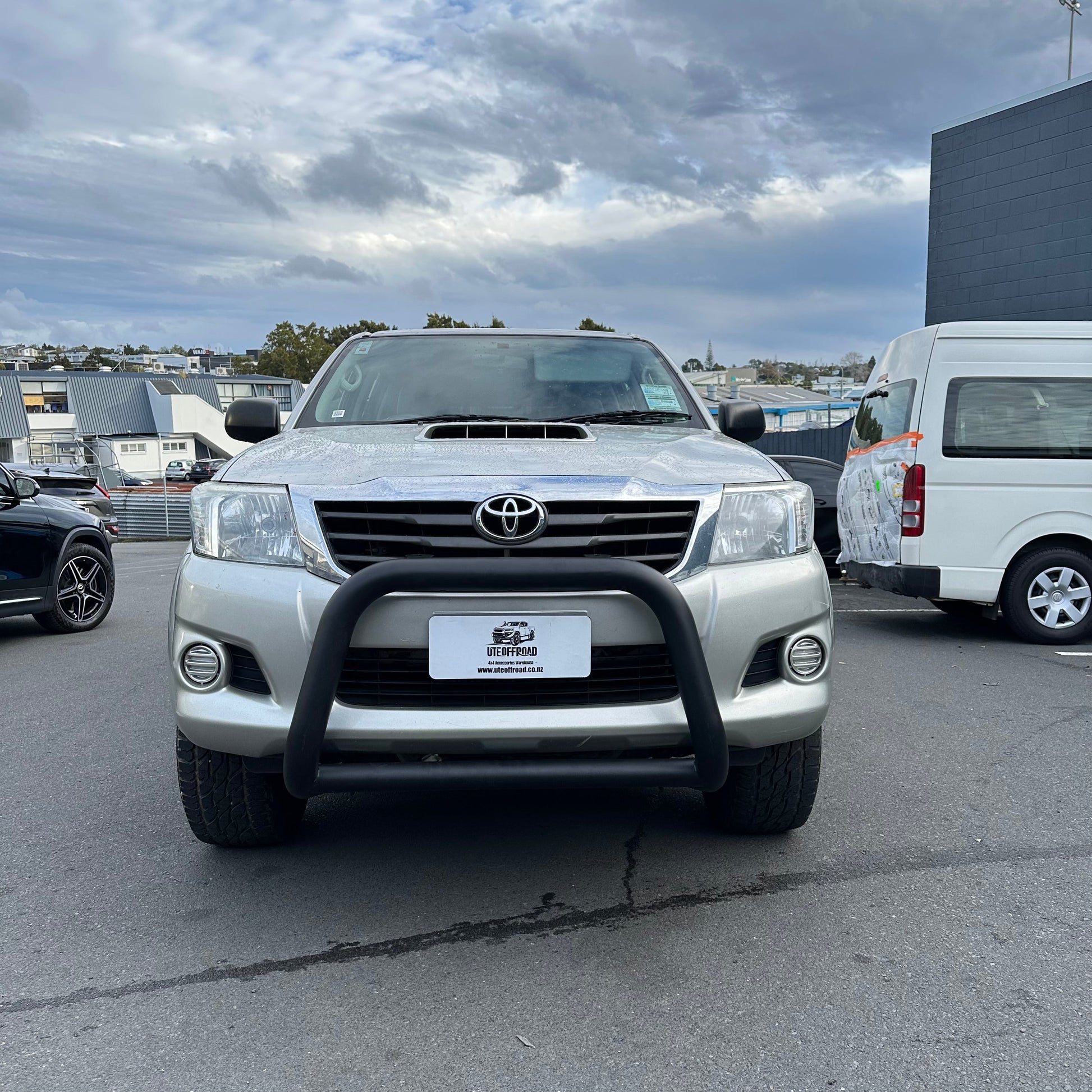 Nudge Bar (Compatible Front Sensors) Toyota Hilux Vigo 2005-2015