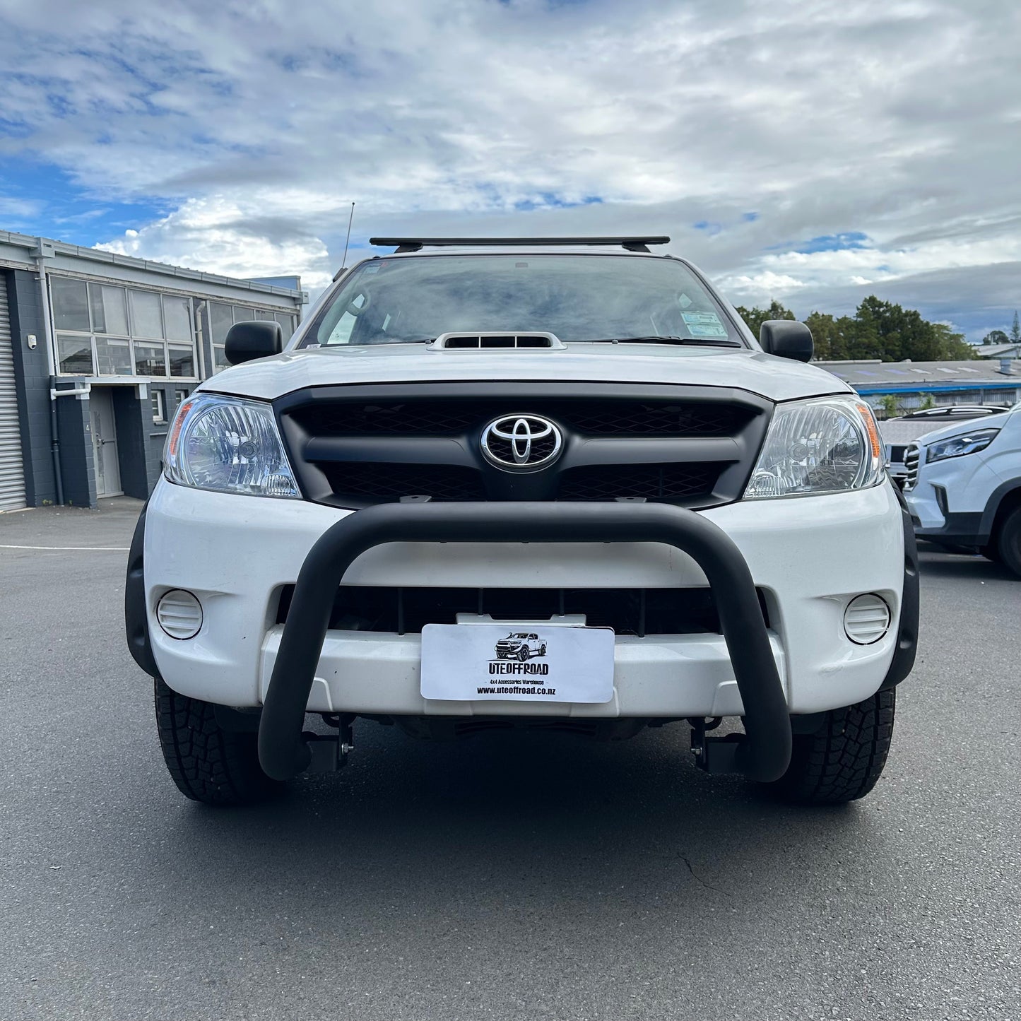 Nudge Bar (Compatible Front Sensors) Toyota Hilux Vigo 2005-2015