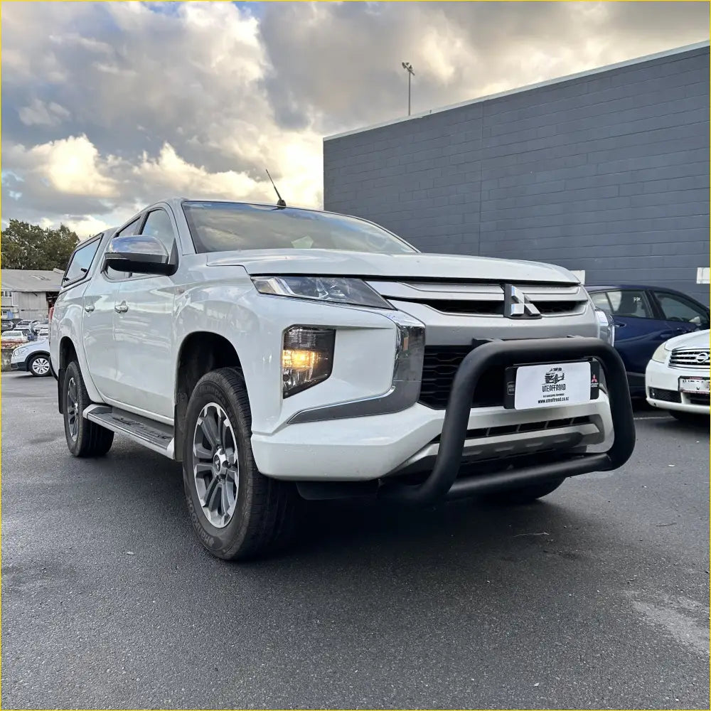 Nudge bar for Triton 2019-2023 Black