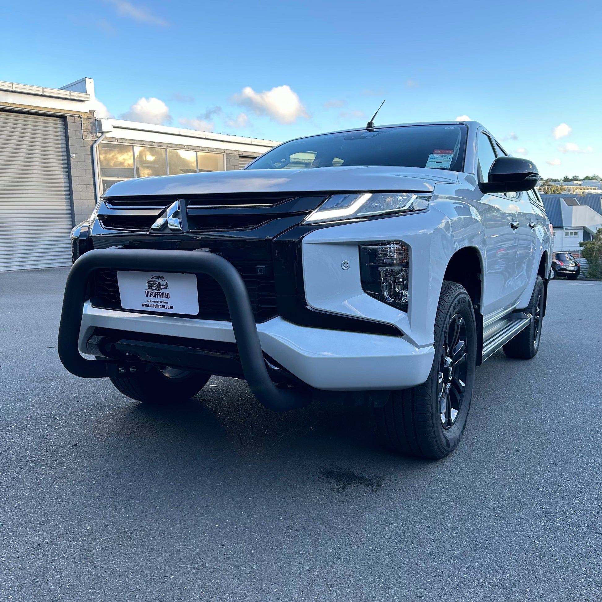 Nudge bar for Triton 2019-2023 Black W2