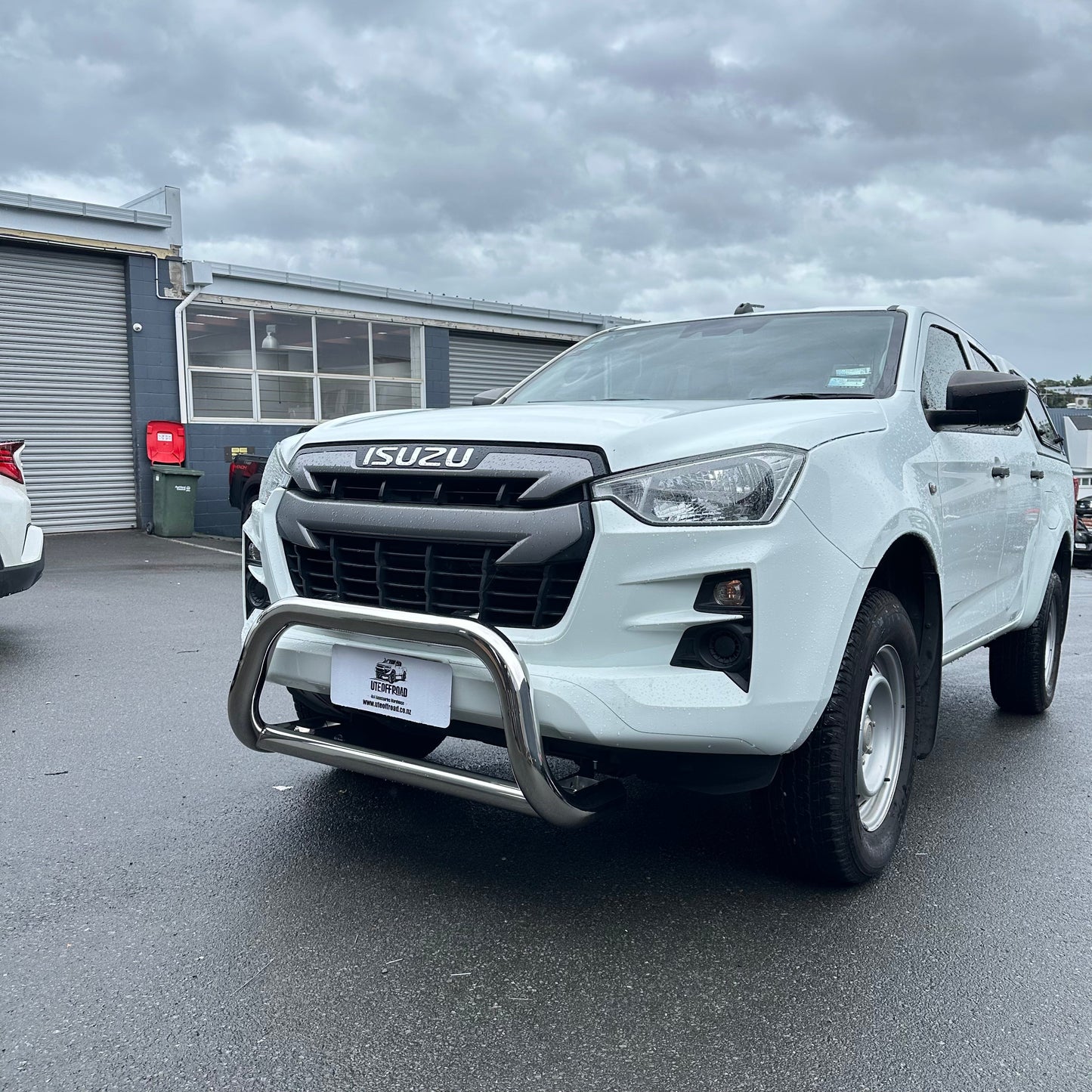 Nudge Bar Medium Size for Isuzu D-Max 2021-2023 Chrome