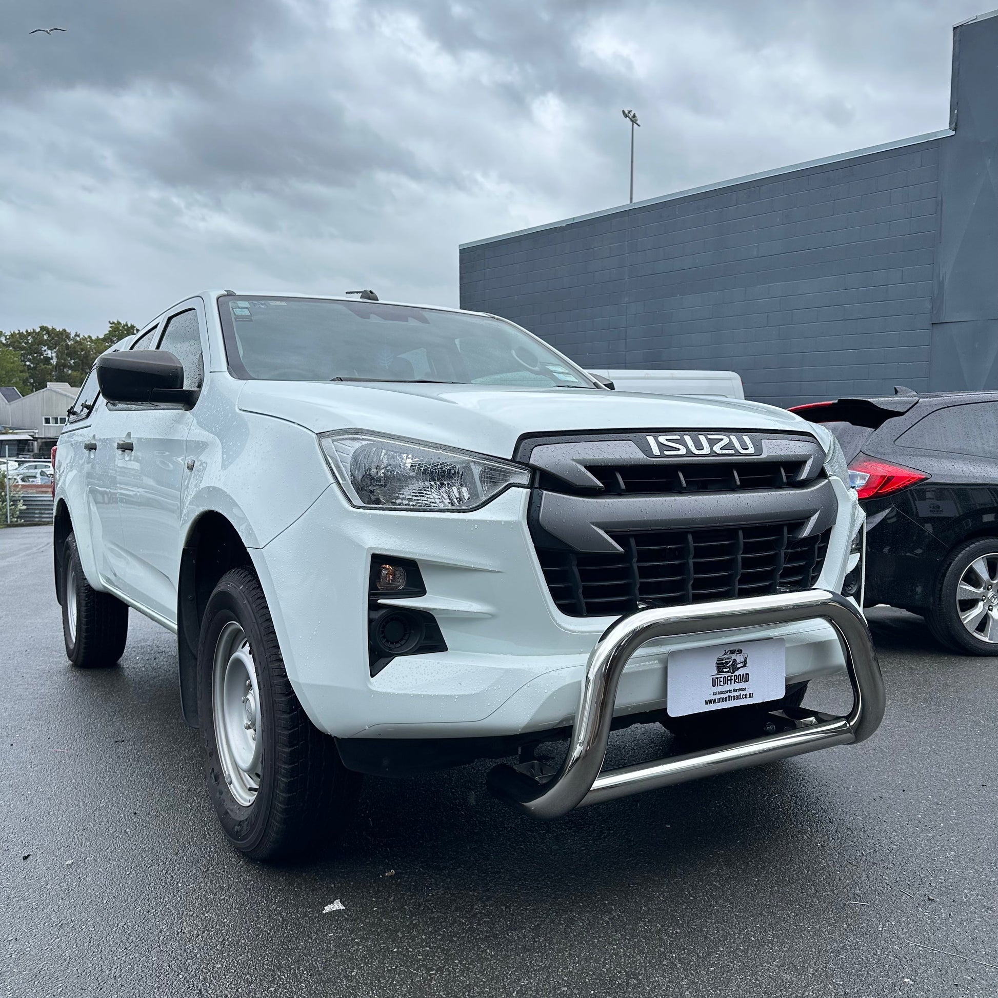 Nudge Bar Medium Size for Isuzu D-Max 2021-2023 Chrome