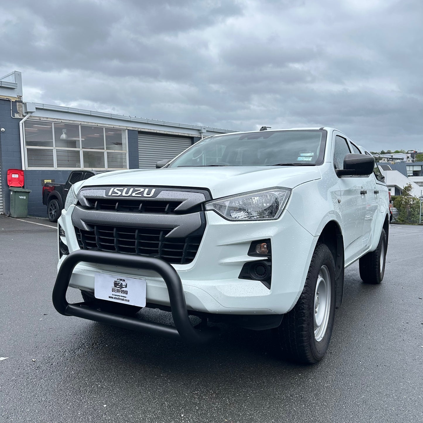 Nudge Bar Medium Size for Isuzu D-Max 2021-2023 Matte Black