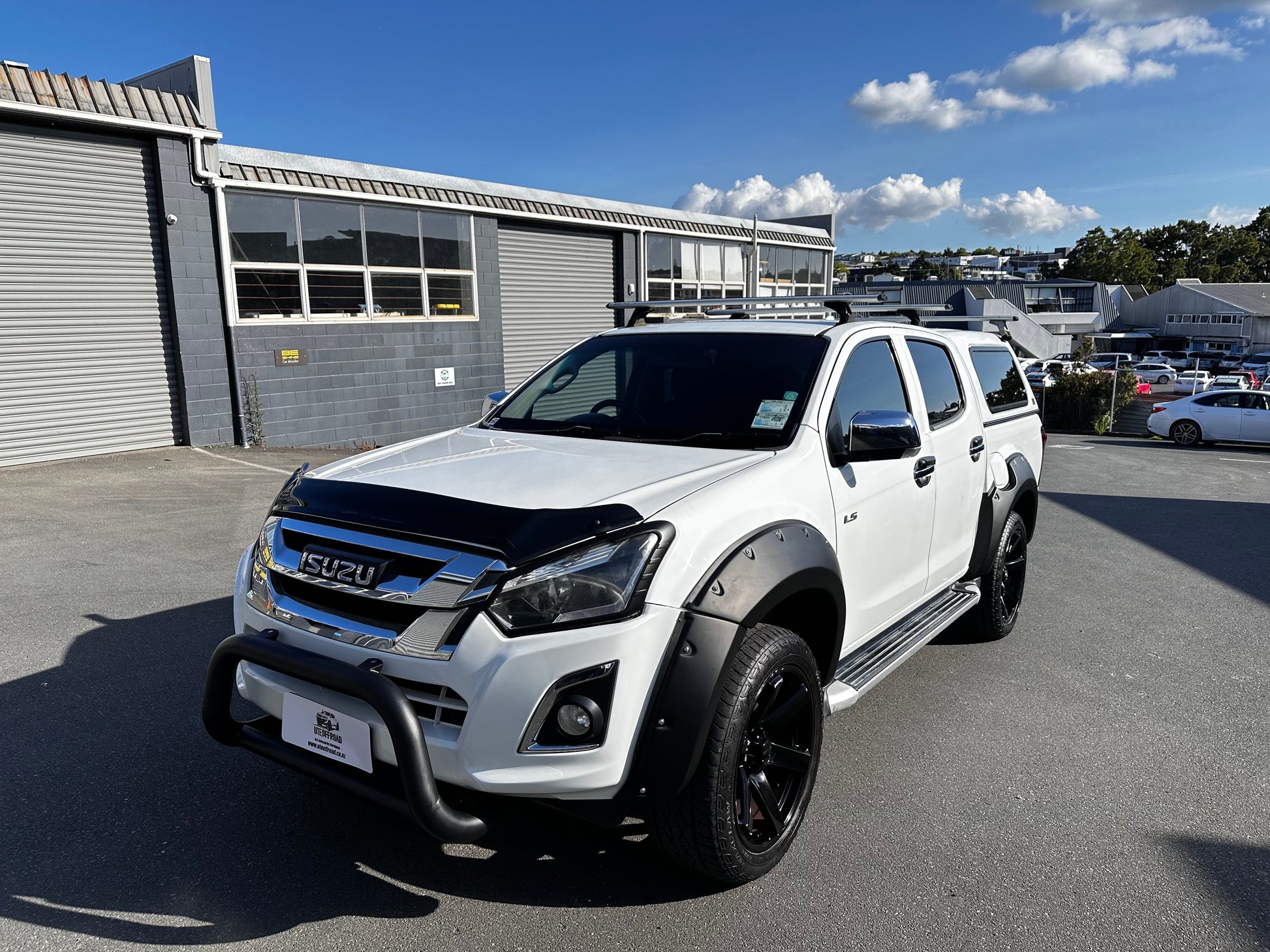 Nudge Bar Medium Size Isuzu D-Max 2012-2020 Matte Black