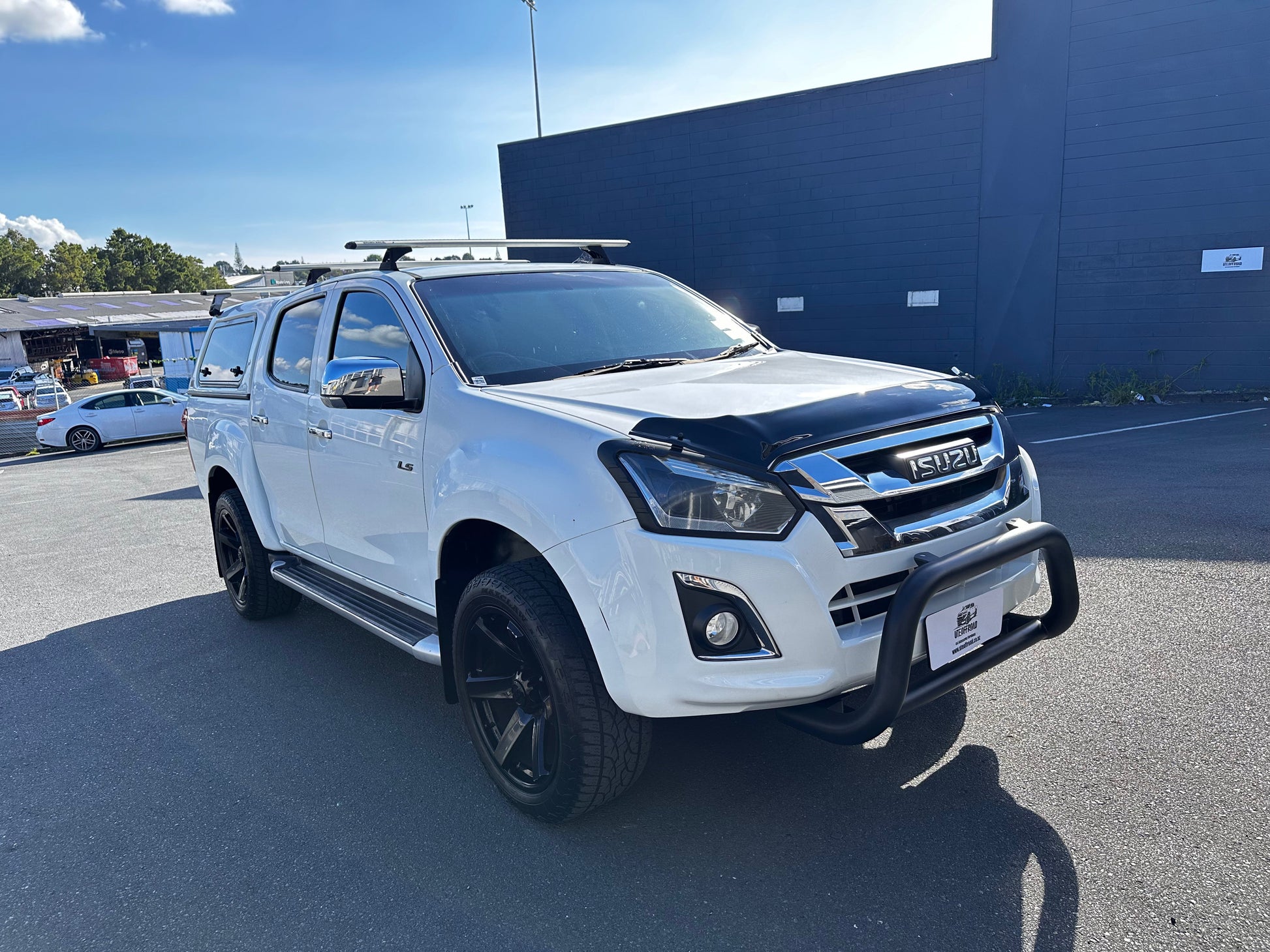 Nudge Bar Medium Size Isuzu D-Max 2012-2020 Matte Black