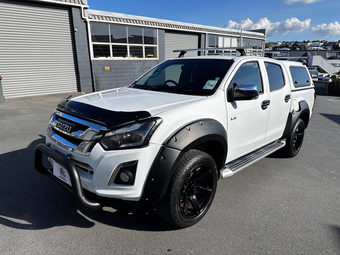 Nudge Bar Medium Size Isuzu D-Max 2012-2020 Matte Black