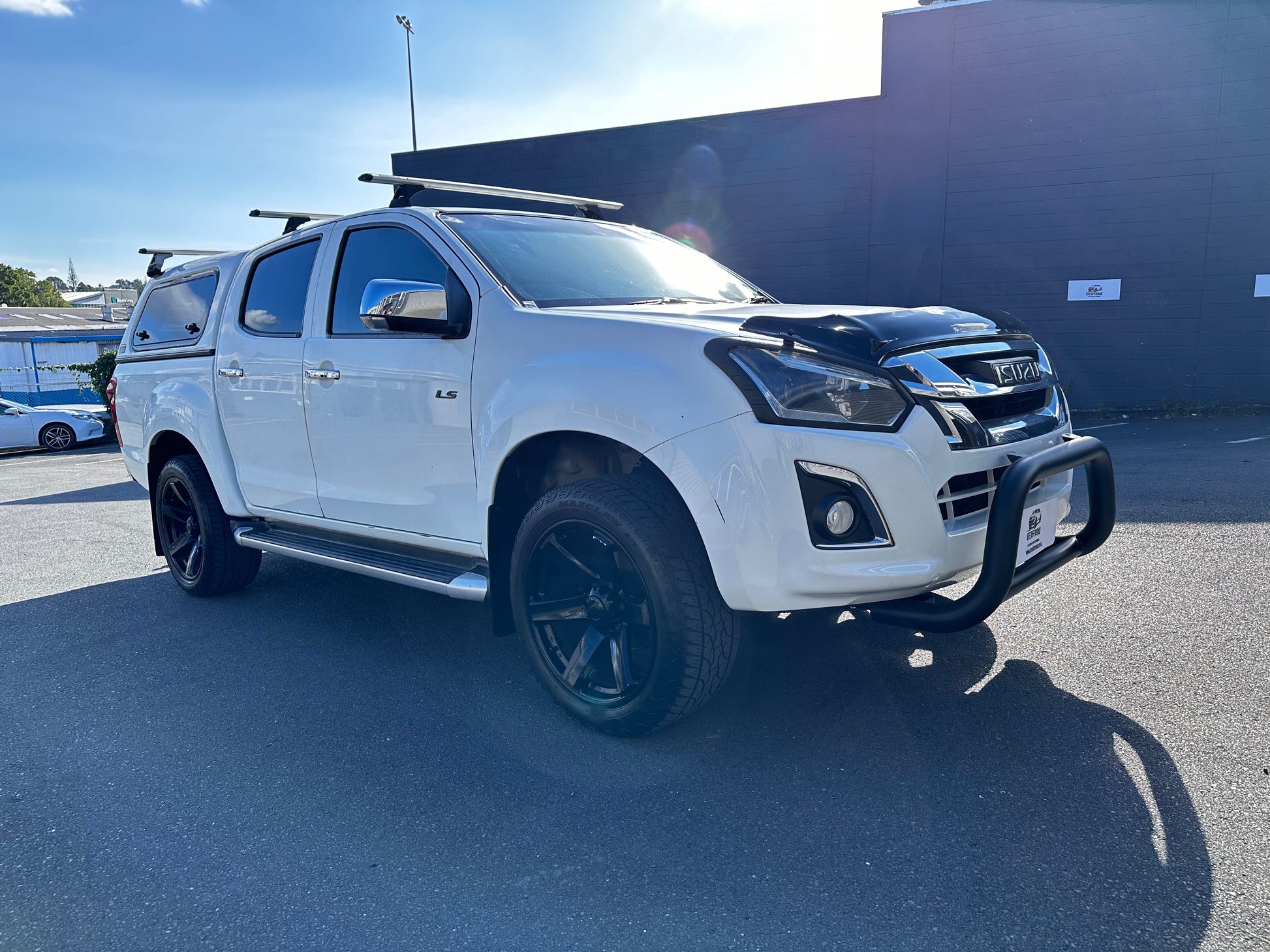 Nudge Bar Medium Size Isuzu D-Max 2012-2020 Matte Black