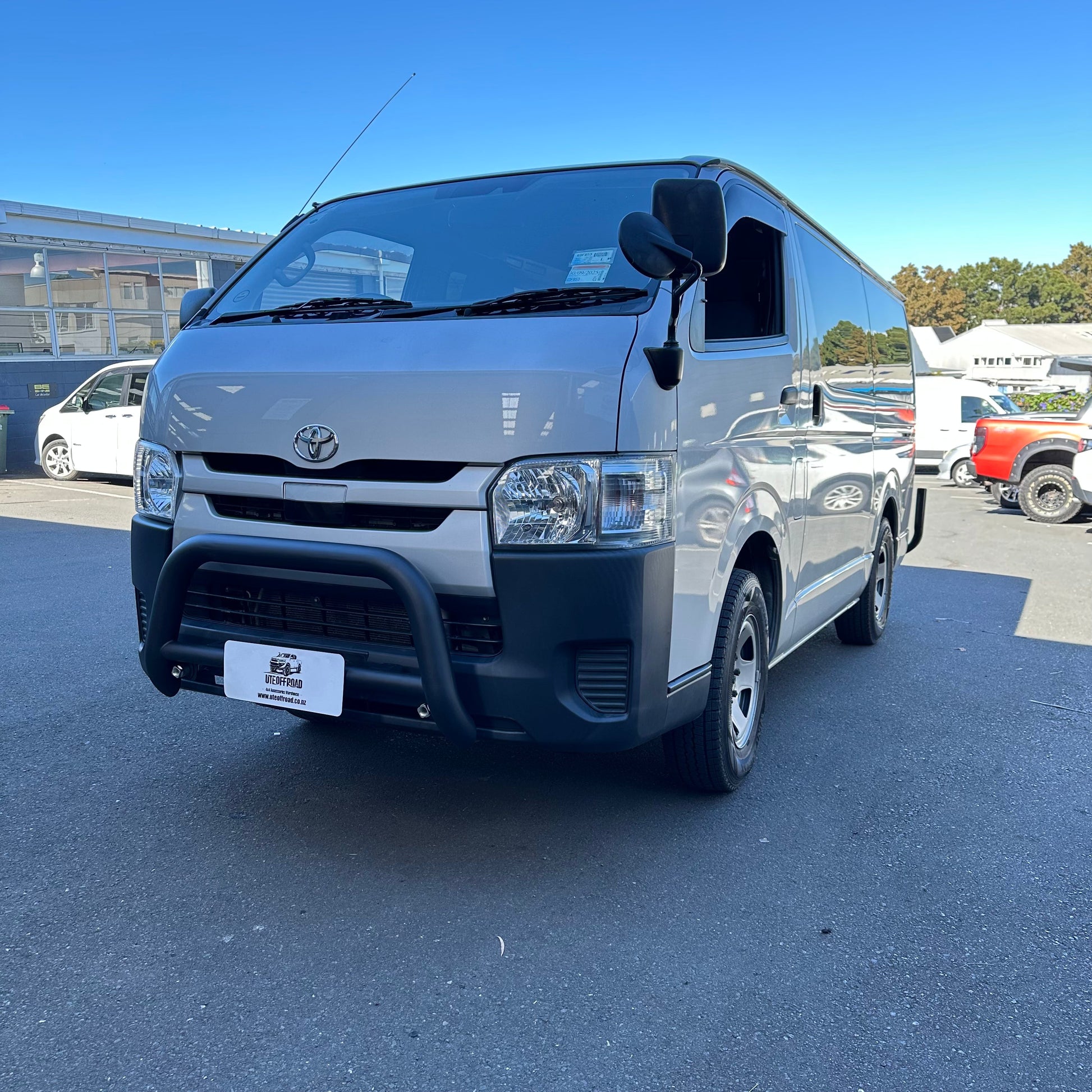 Nudge Bar Toyota Hiace Narrow Body 2005-2019 Matte Black