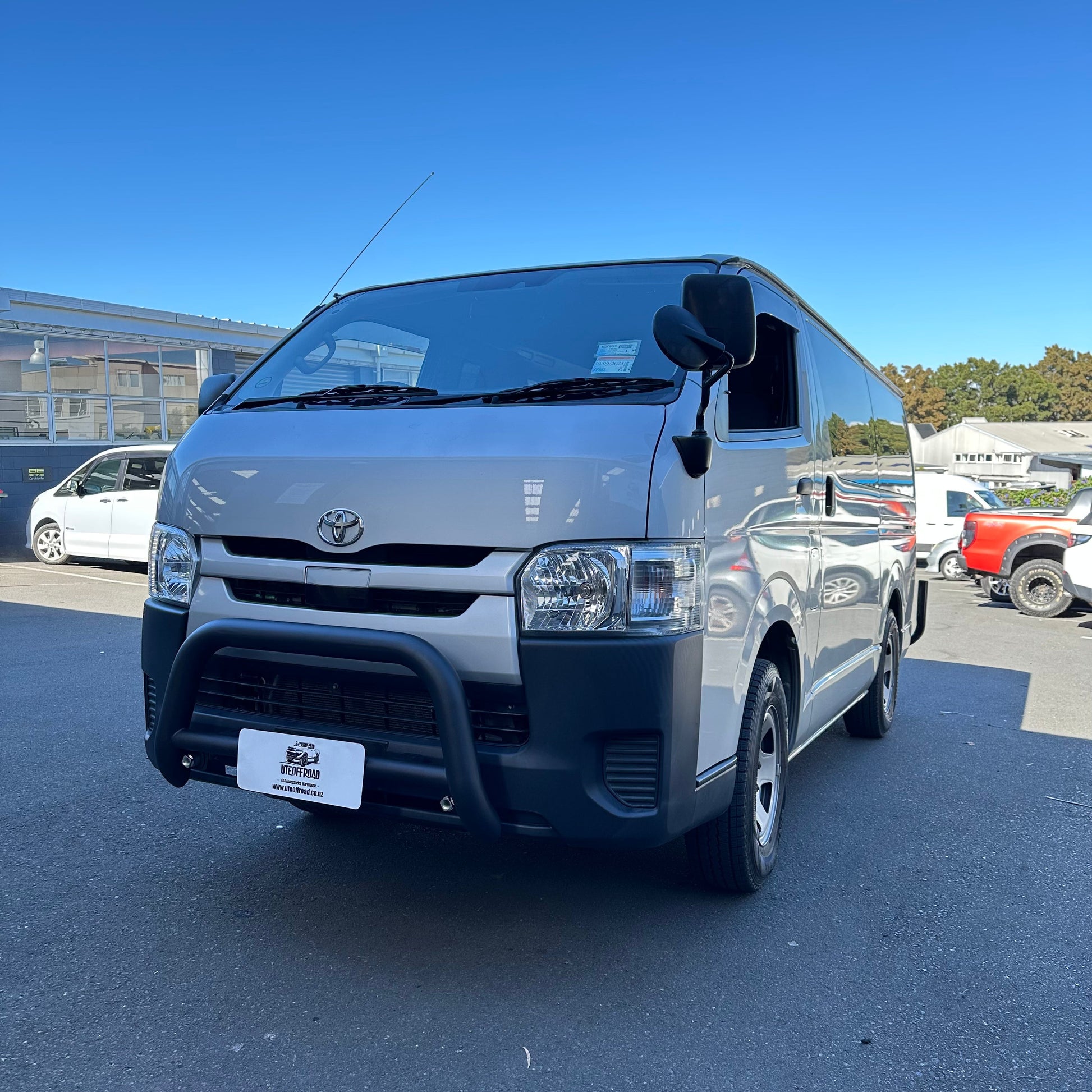 Nudge Bar Toyota Hiace Narrow Body 2005-2019 Matte Black