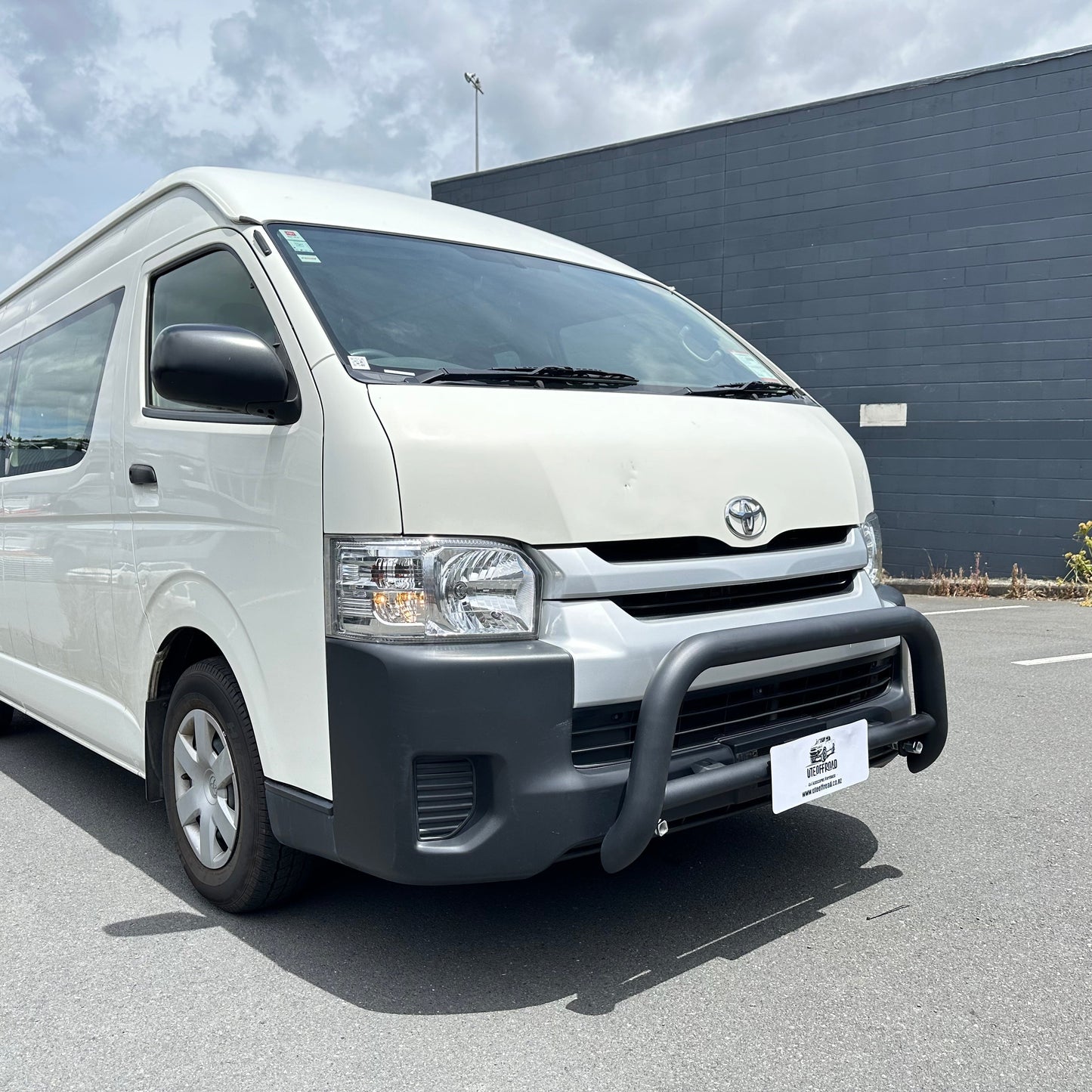 Nudge Bar Toyota Hiace Wide Body 2005-2019 Matte Black