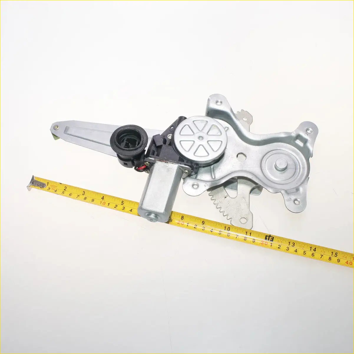 Silver metal rear right door window regulator motor with black gear housing for toyota hilux 2005-2015 back side